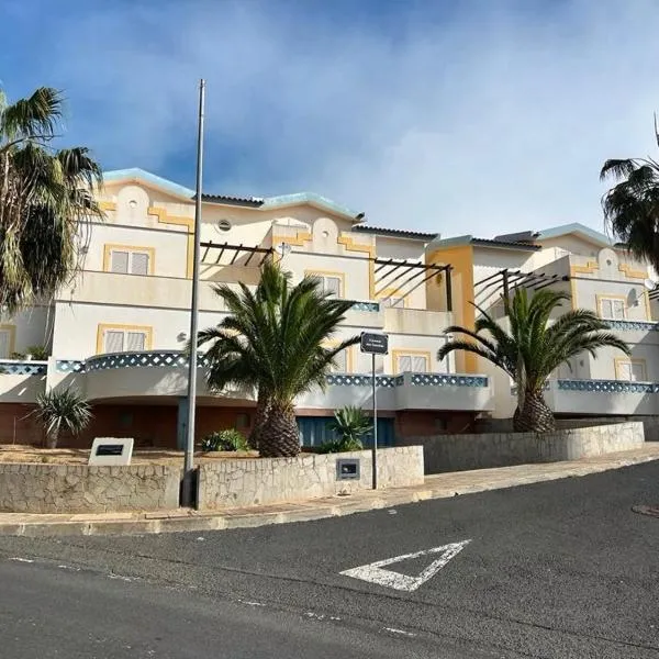 Porto Santo Rentals, hotel in Porto Santo