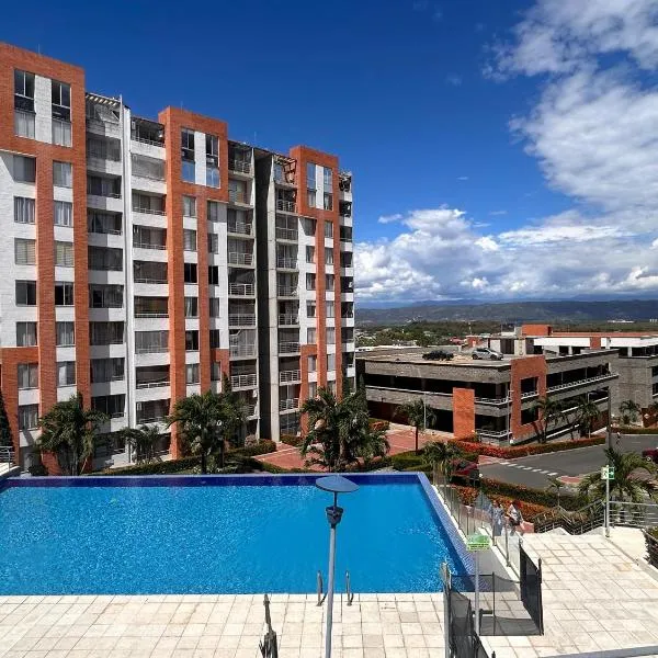 Espectacular Apartamento vía el Peñón, hotel in Girardot