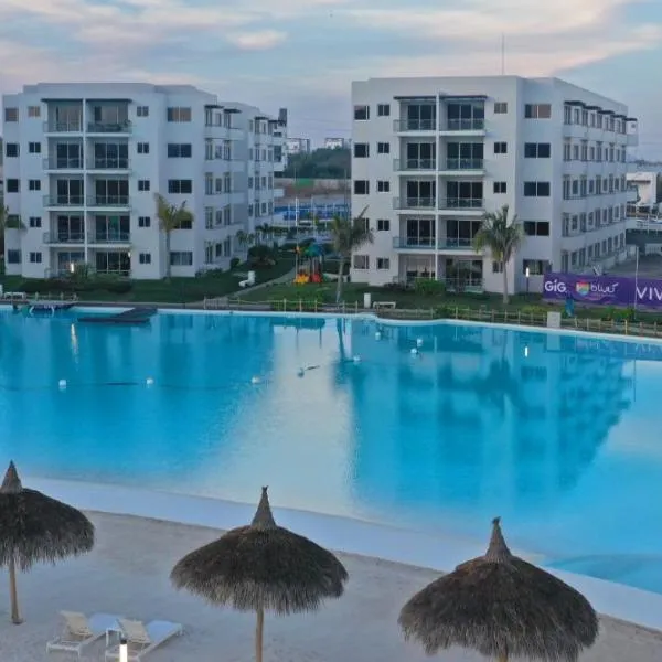 Mazablue depa en laguna con playas artificiales, hotel in Mazatlán