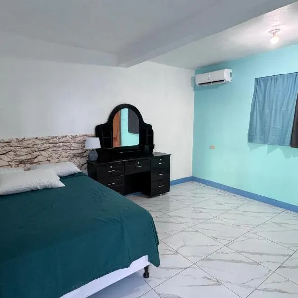 The Wave Hostel Corn Island, hotel v destinaci Corn Island