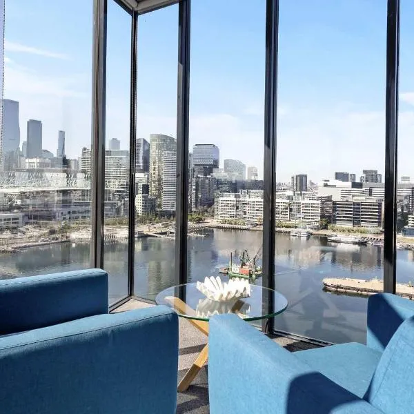 Docklands Harbour View 3BR with Free Parking, hotel in Melbourne