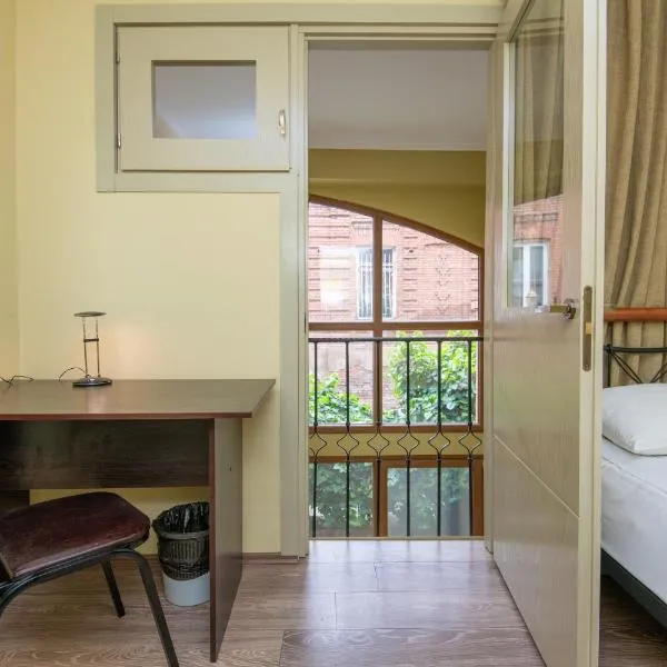 Express Hotel, hotel di Tbilisi