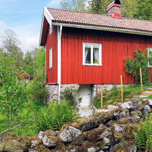 6 person holiday home in HENÅN, hotel en Henån