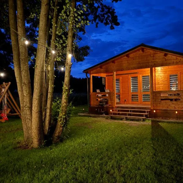 Domki nad jeziorem Lubie, hotel en Gudowo