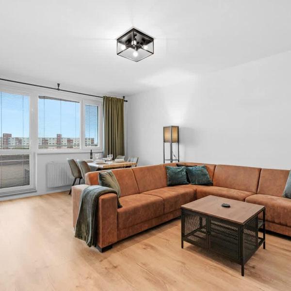 City Glow Apartment with Balcony, Bratysława