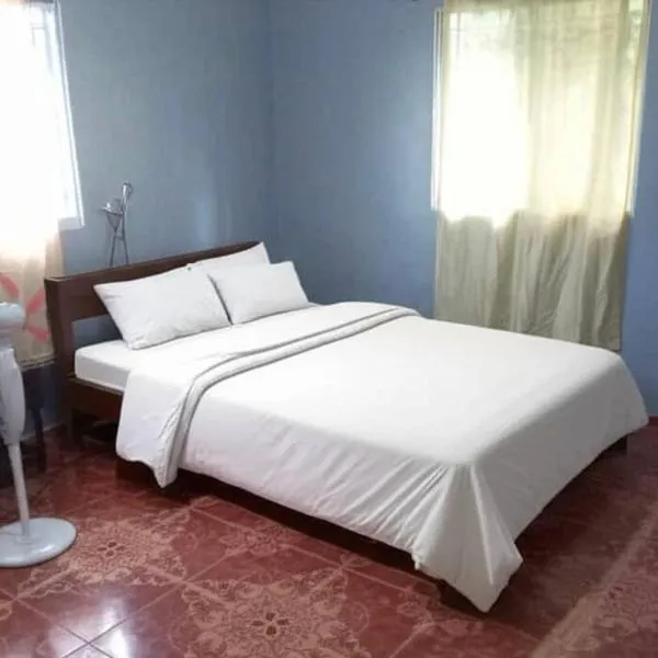 Chateau 24 Guesthouse，位于Magaeline的酒店