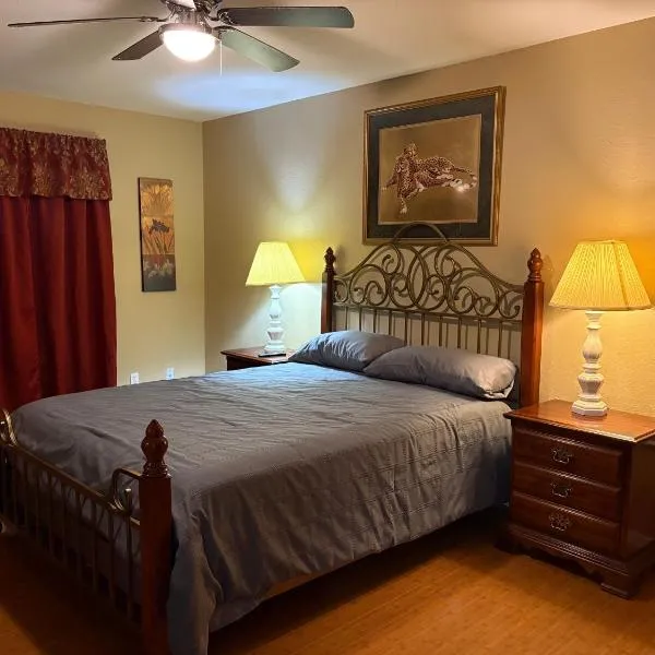 Deluxe Private Room Lake Tawakoni Home Near Park Pier, hotel a West Tawakoni