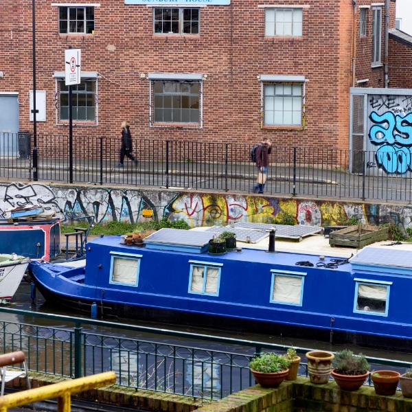 Broadway Market Canal-View Oasis, London