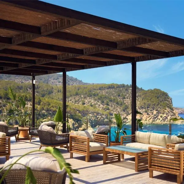 Cala San Miguel Ibiza Resort, Adults only, Curio Collection by Hilton, hotel v destinaci Puerto de San Miguel