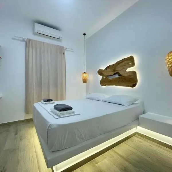 Alexandra Suites & Rooms - MYKONOS PORT，位于米克诺斯城的酒店
