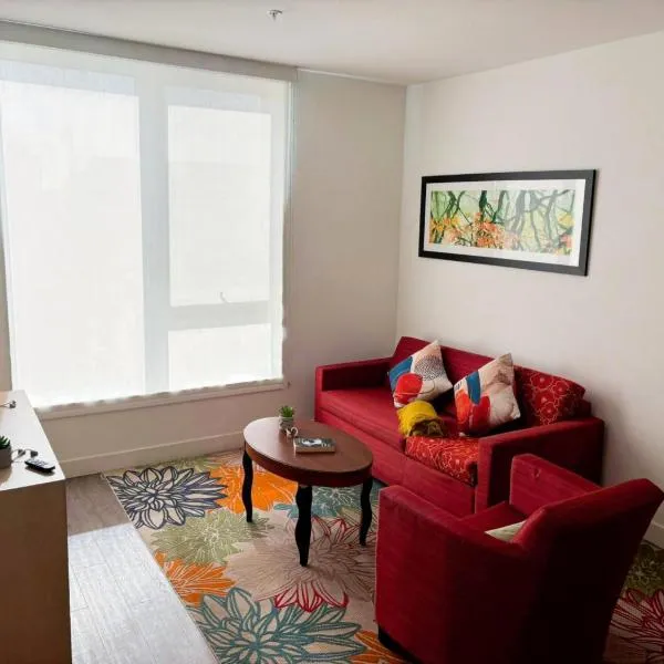 Urban Gorgeous Hollywood Living with rooftop views and BBQ, GYM, hotel in Los Angeles