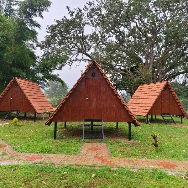 Croft Yelagiri - glamping stay, hotel v destinaci Yelagiri