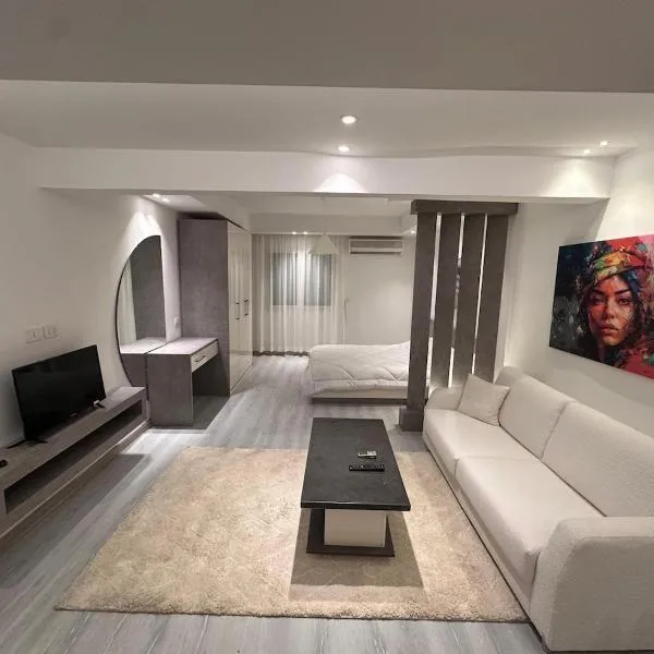 Ultra Modern Studio in Zamalek, Hotel in Kairo