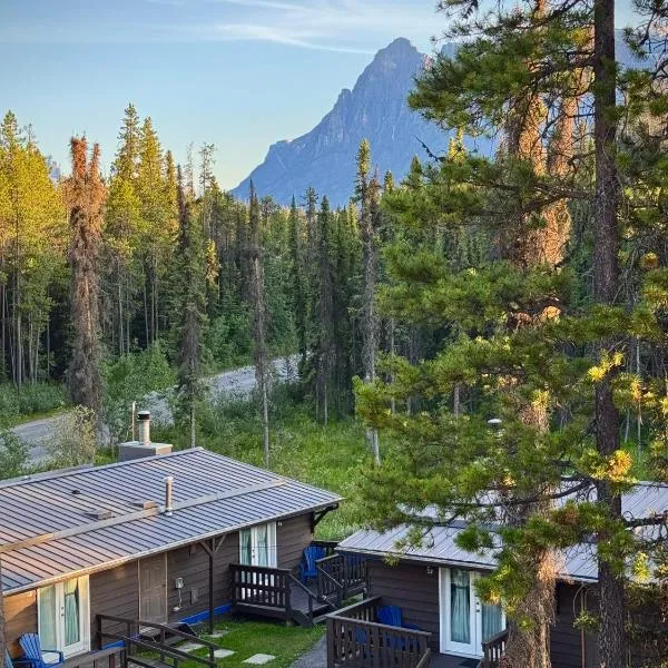 Sunwapta Falls Rocky Mountain Lodge, hotel in Jasper