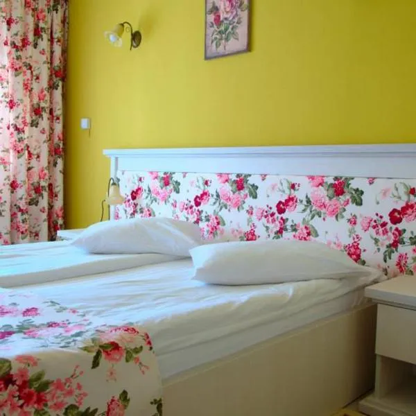 Pensiunea Cabana Soimul, hôtel à Comăneşti