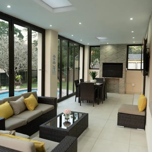 Tranquil Cowies Hill Stay, hotel em Pinetown