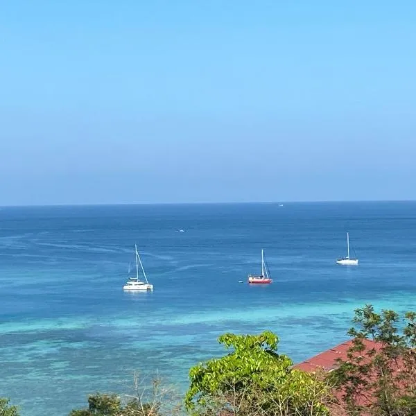The view Hostel, hotel in Phi Phi Don