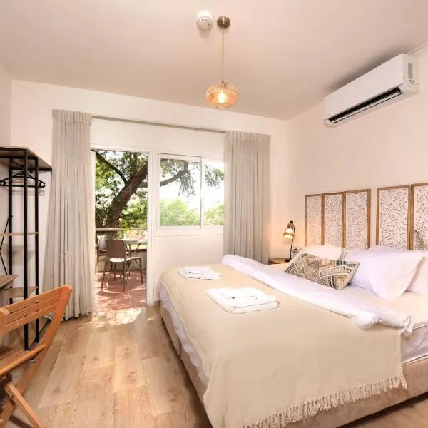 Almog Hotel, ξενοδοχείο σε Almog