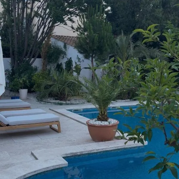 Le Mas Angelussi - Le Clos du Soleil, hotel in Salon-de-Provence