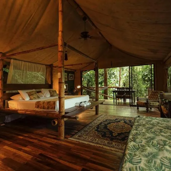 Colina Secreta - Glamping and Villas, hotel in Puerto Viejo