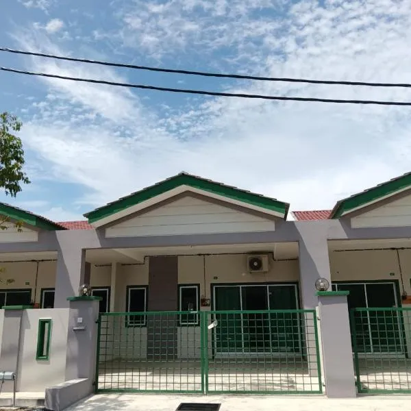 Homestay Ismail LEKIR, viešbutis mieste Sitiavanas