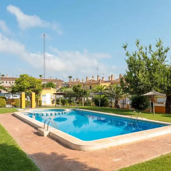 Pretty Bungalow With Private Garden, хотел в Санта Пола