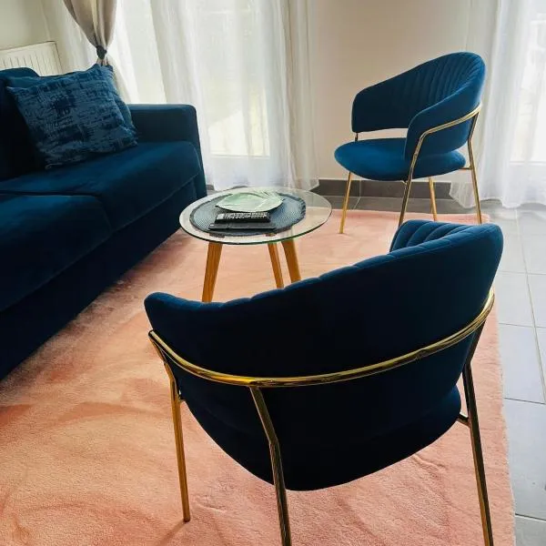 Apartment T2 L'Isle Adam, Garden Terrace, Hotel in LʼIsle-Adam