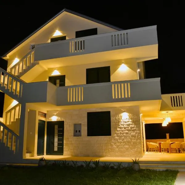 Villa Jovanovic, ξενοδοχείο σε Tivat