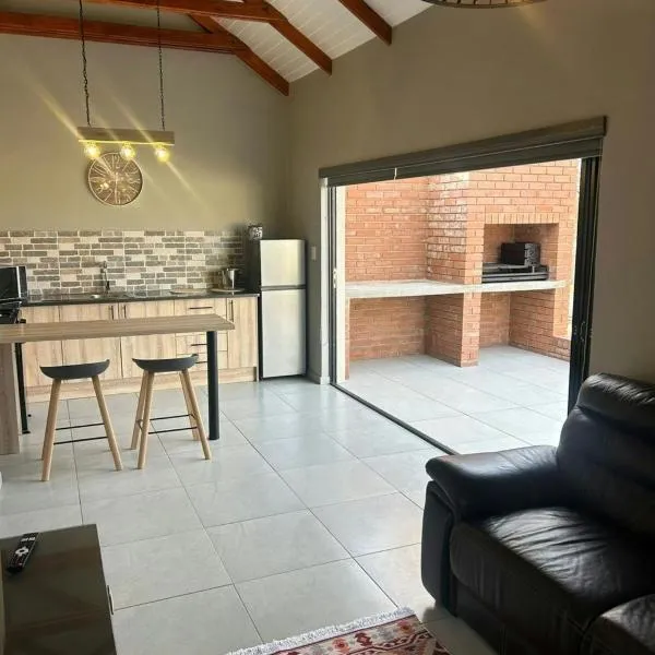 Yadah Luxury Self Catering, hotel in Lichtenburg