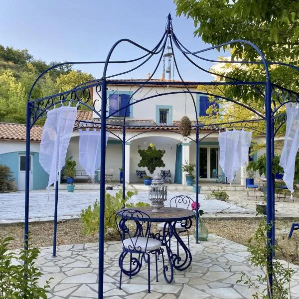 Nuits Colibri, Rose Poudré, hotel in Fozières