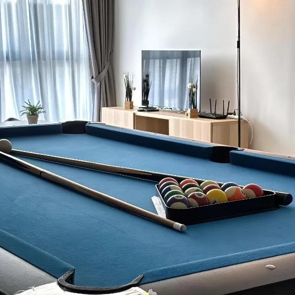 Sky88 3BR luxury condo w Pool Table (TOWN AREA), Hotel in Johor Bahru