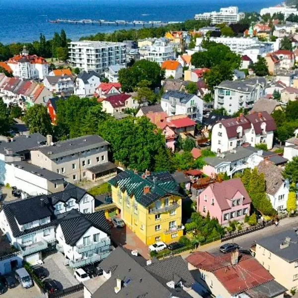 Willa Mira 200 metrów od morza, hotel in Międzyzdroje