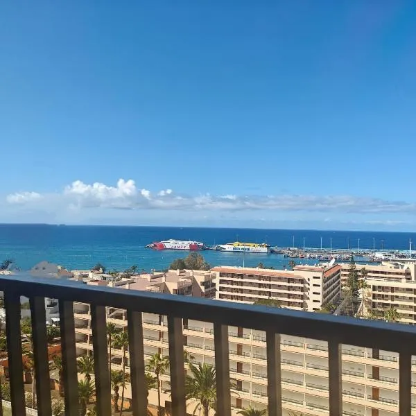 Los Cristianos Ocean View Suite 2 bedrooms, ξενοδοχείο σε Los Cristianos