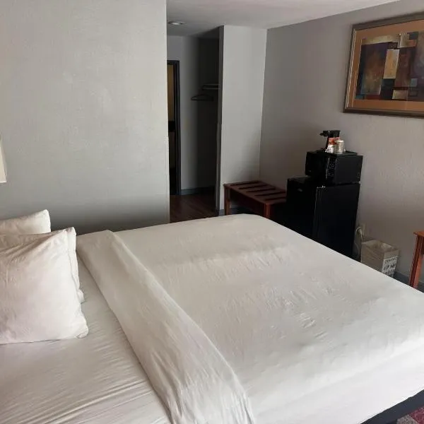 Americas Best Value Inn Hayward、ヘイワードのホテル
