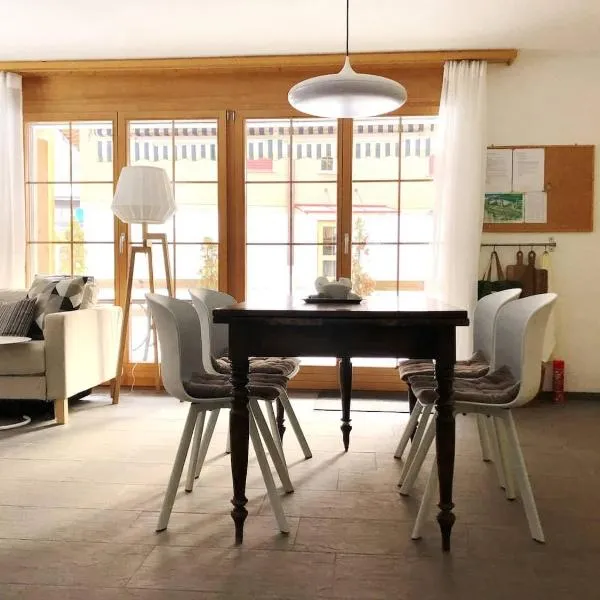 Modern Condo Comfy Queen bed Fast WiFi, hotel di Lauterbrunnen