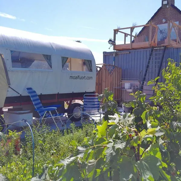 Pipowagen bij Sneek、Hommertsのホテル