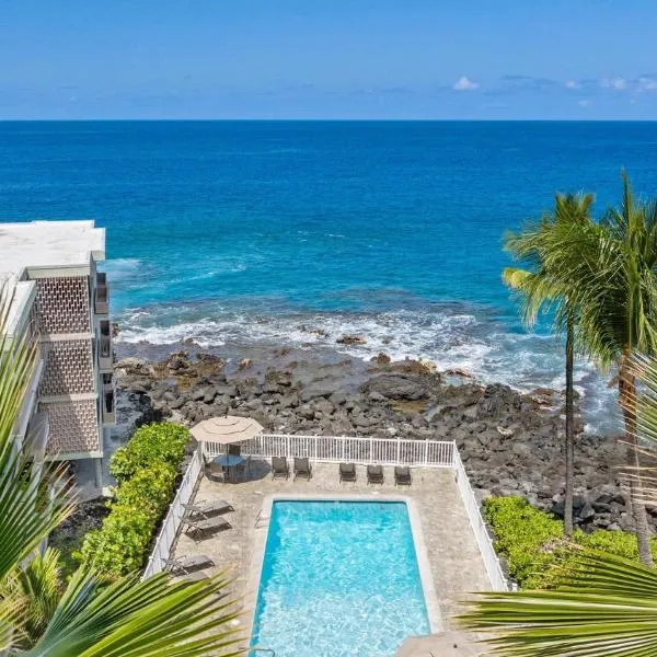 Casa Aloha Designer Condo w Oceanfront Pool, hotel em Kailua-Kona