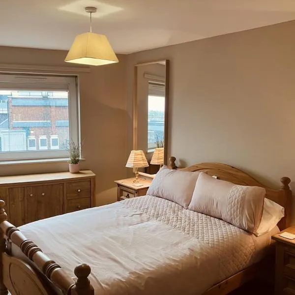 Central, Close to Theatre & Cruise Port, with free parking space!, hotel in Southampton