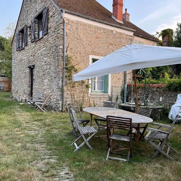 Jolie maison avec jardin, forêt, 45 min de Paris, hotel v destinaci Janville-sur-Juine