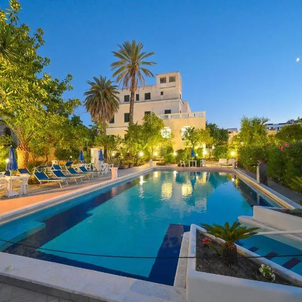 Hotel Villa Paradiso, hotel v destinaci Ischia Town