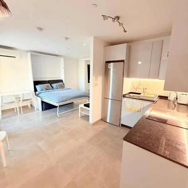 E1 Simple Apartment, готель у місті Гібралтар