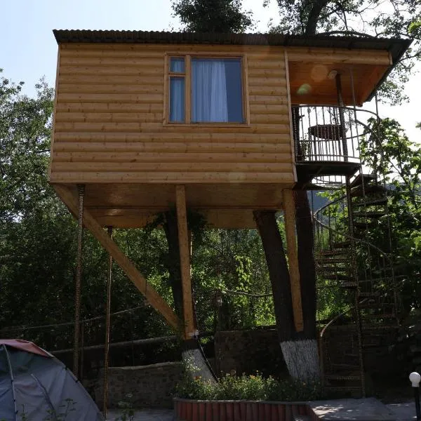 Tree House & Camping Goris, hotel v destinaci Goris