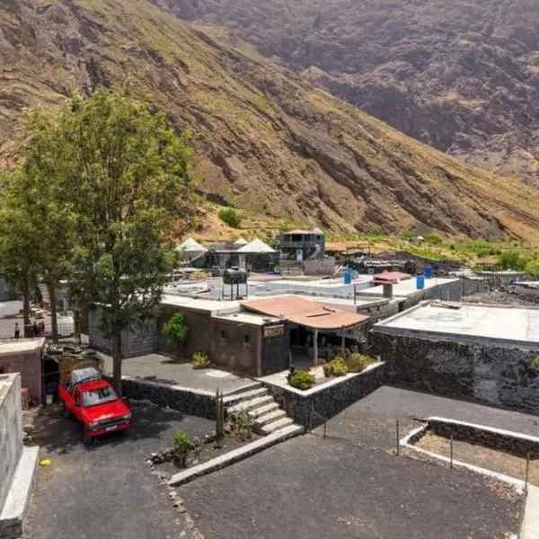 Pensão CasaDanilo, hotel v destinaci Portela