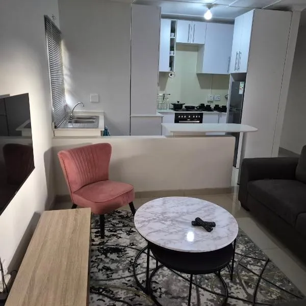 Charming Cottage for Getaways, hotel a Empangeni