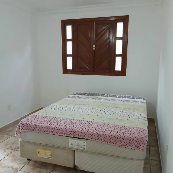 Quartos em casa compartilhada, hotel in Vitória