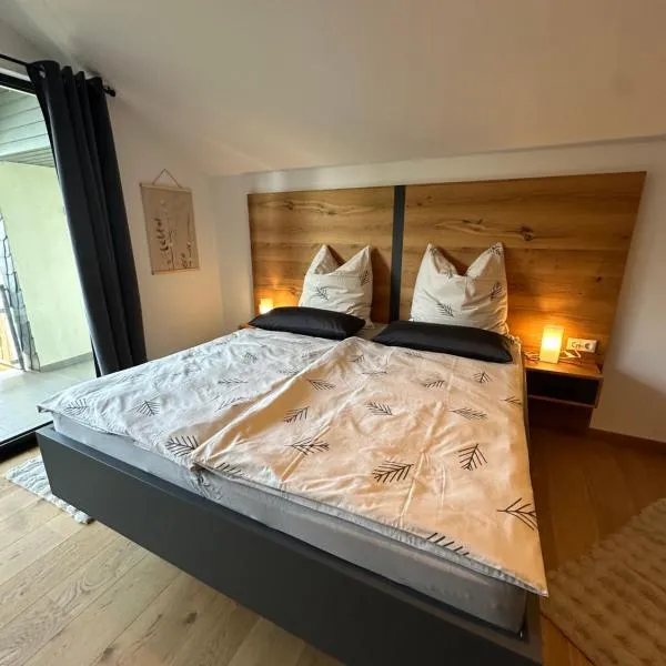 Gemütlich wohnen mit Weinblick, Hotel in Horrweiler