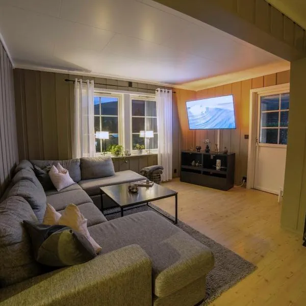 Cozy house with free parking on the premises โรงแรมในริงเกอบู