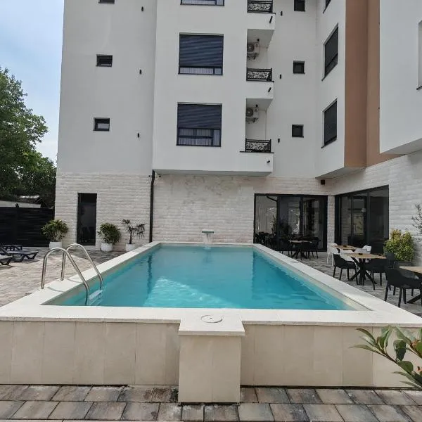 POOL RESORT Vila Lena - Lux residence apartman 1, hotel in Vrdnik