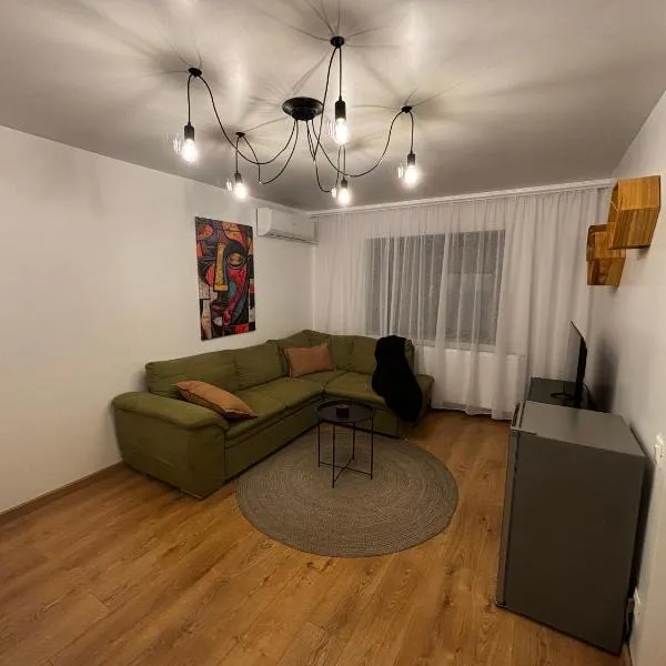 Book Me Now Apartments, hotel in Târgovişte