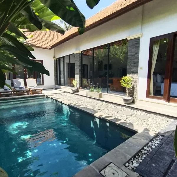 Villa CRIS - Heart of LEGIAN 3 Bedrooms, 3 Bathrooms, hotell i Legian